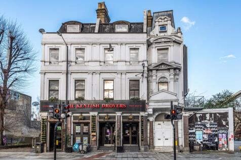 One double bedroom second floor apartment occupying a prime position close to transport links. Ideal for any renter who is looking for a quick commute and local to all that Peckham has to offer. Energ