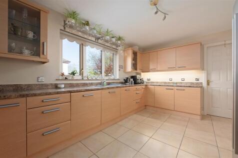 13 Westhall Crescent 014.JPG