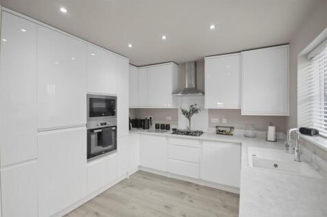 Re-Fitted Kitchen/Diner