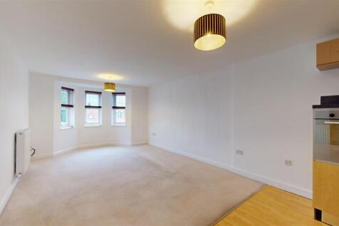 Priors Court 11 Living Dining Area.jpg