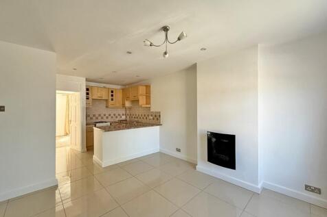 Open Plan Lounge and Kitchen