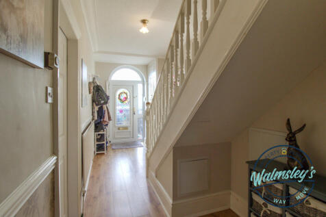 Hallway towards entrance