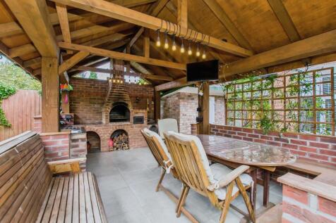 Outside Kitchen / Bbq