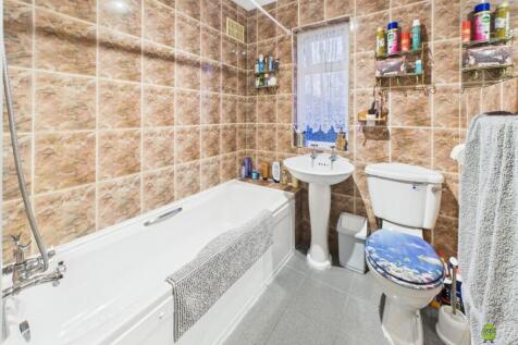 Presented by Clinton at EweMove Bexleyheath and Da