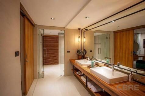 Riverhouse - Bathroom