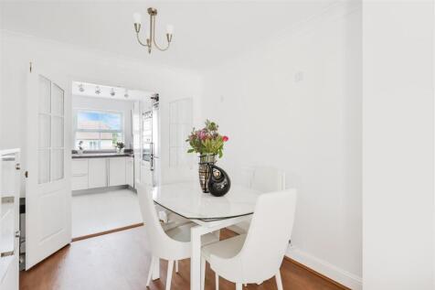 ST THERESA CLOSE (16).jpg