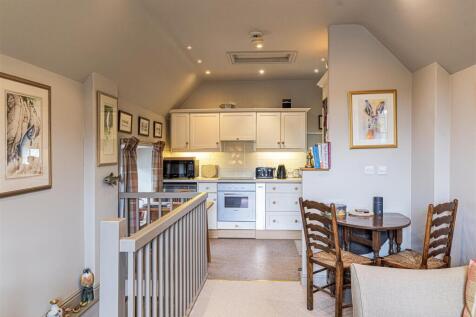 23 Annex Kitchen.jpg