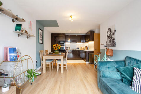 Sitting / Kitchen