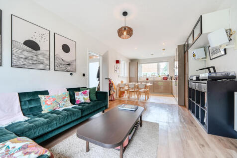 1359749-4-68d6695...