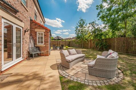 5 Sycamore Close -23.jpg