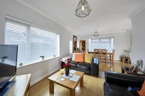 Lounge/Dining Area