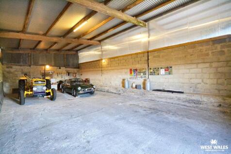 Garages / Outbuildings