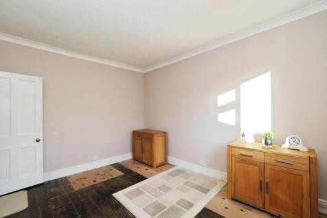 Dining Room/Bed3