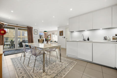 Two Bedroom, Two Bathroom 4th Floor Modern Flat F