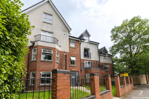 A well presented 1 bedroom apartment located in Montague House! The apartment comprises open plan living kitchen space with Juliet balcony offering plenty of natural light, one double bedroom and fami