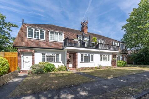 2 Park Close, TW1...