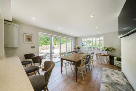Kit/Dining Room