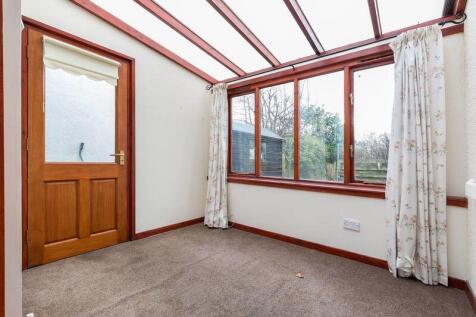 3 bed, 1 bath Link Detached House in Leeds - Photo 10