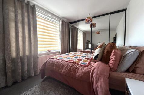 64 ARMITAGE BEDR - Copy.jpeg