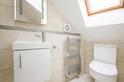 48a Churston Drive SM4 bathroom 2.jpg