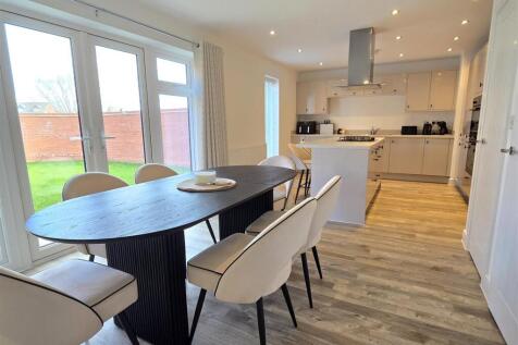 Open Plan Kitchen/Diner and Family Room