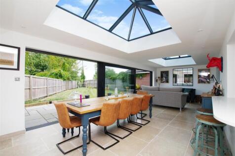 Open Plan Living & Dining