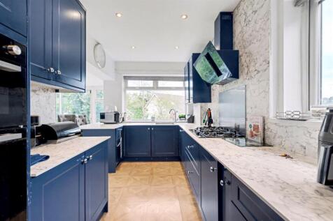 Kitchen_3.jpeg