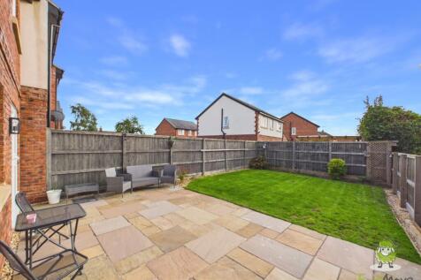Garden EmilyDimelowEwemoveWhitchurchandNantwich (3