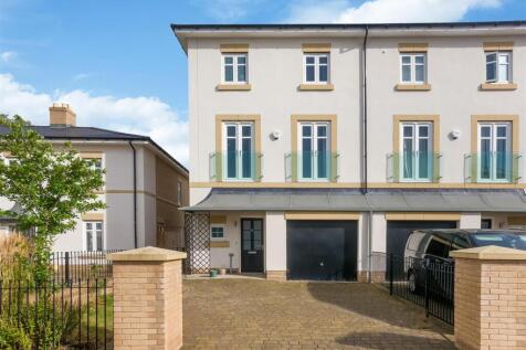 42 Cloister Way-1.jpg