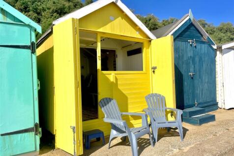 BEACH HUT FRONT