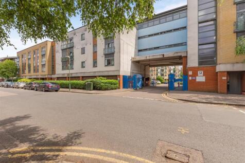 8697336-exterior09.jpg
