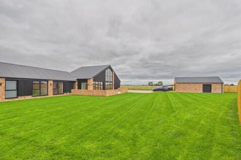 Thorpes Barn Photos (4).jpg