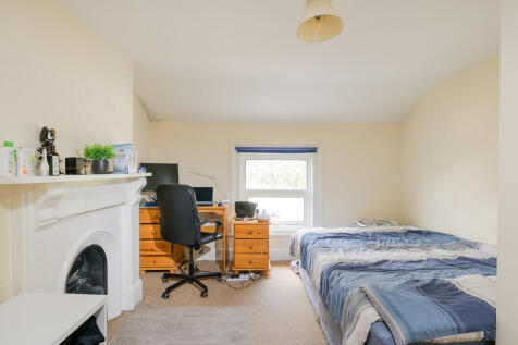 2 Newbridge Road-...
