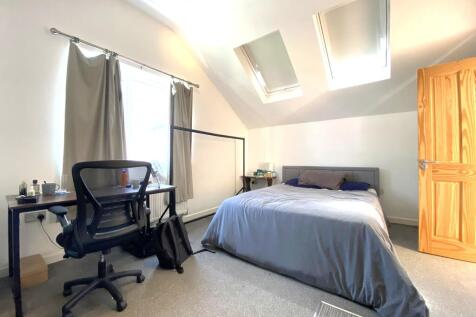 Large Double Bedroom