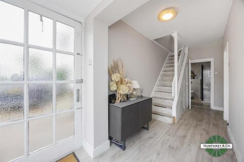 564 Upper Brentwood Road -011.JPG