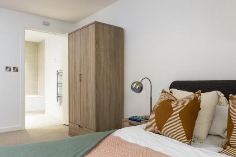 bedroom to ensuite