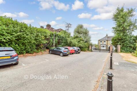 Driveway/Parking