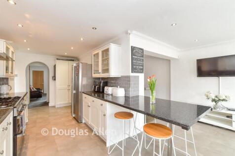 Kitchen/Breakfast Area