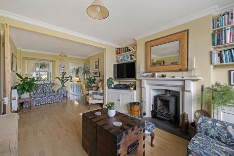 Living Room.jpg