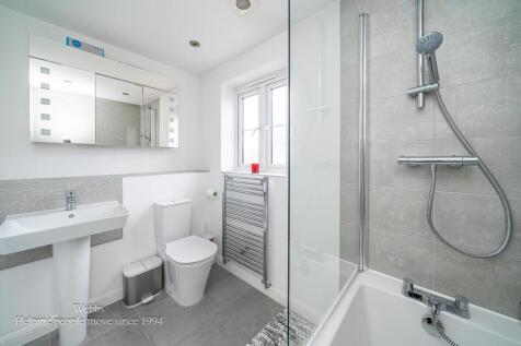 webbs bathroom-4.JPG