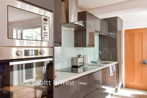 Lounge/ Kitchen