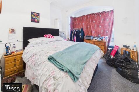 CAM02176G0-PR0747...