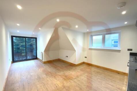 Recently refurbished one bedroom flat situated on the second floor in the heart of Ealing The property comprises a bright reception with open plan kitchen, one double bedroom and a stylish bathroom (o