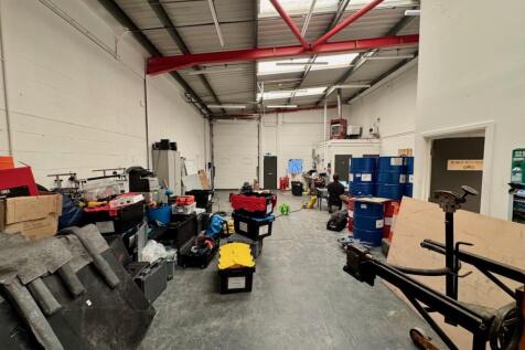 22 Hawthorn Centre 52.jpg