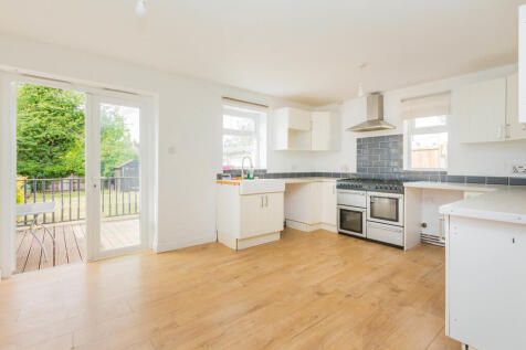 Kitchen/Breakfast...