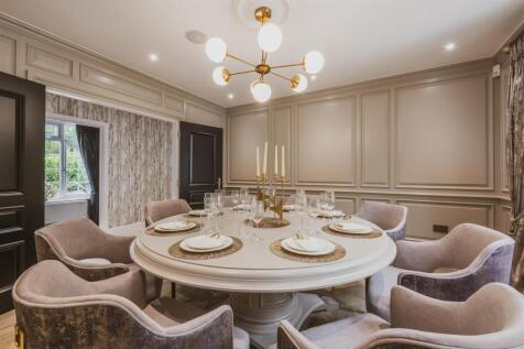 Formal Dining Room 2.jpg