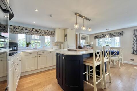 OPEN PLAN KITCHEN LOUNGE DINER