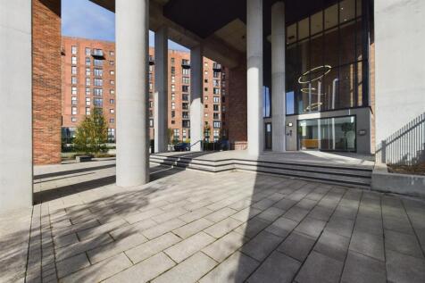 CAM01231G0-PR0080-STILL019