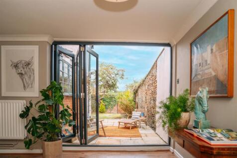 13 Southgate Street [Bi-Fold Door Detail].jpg