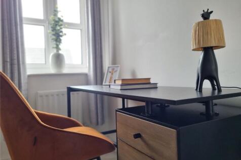 Bedroom 3 / Study